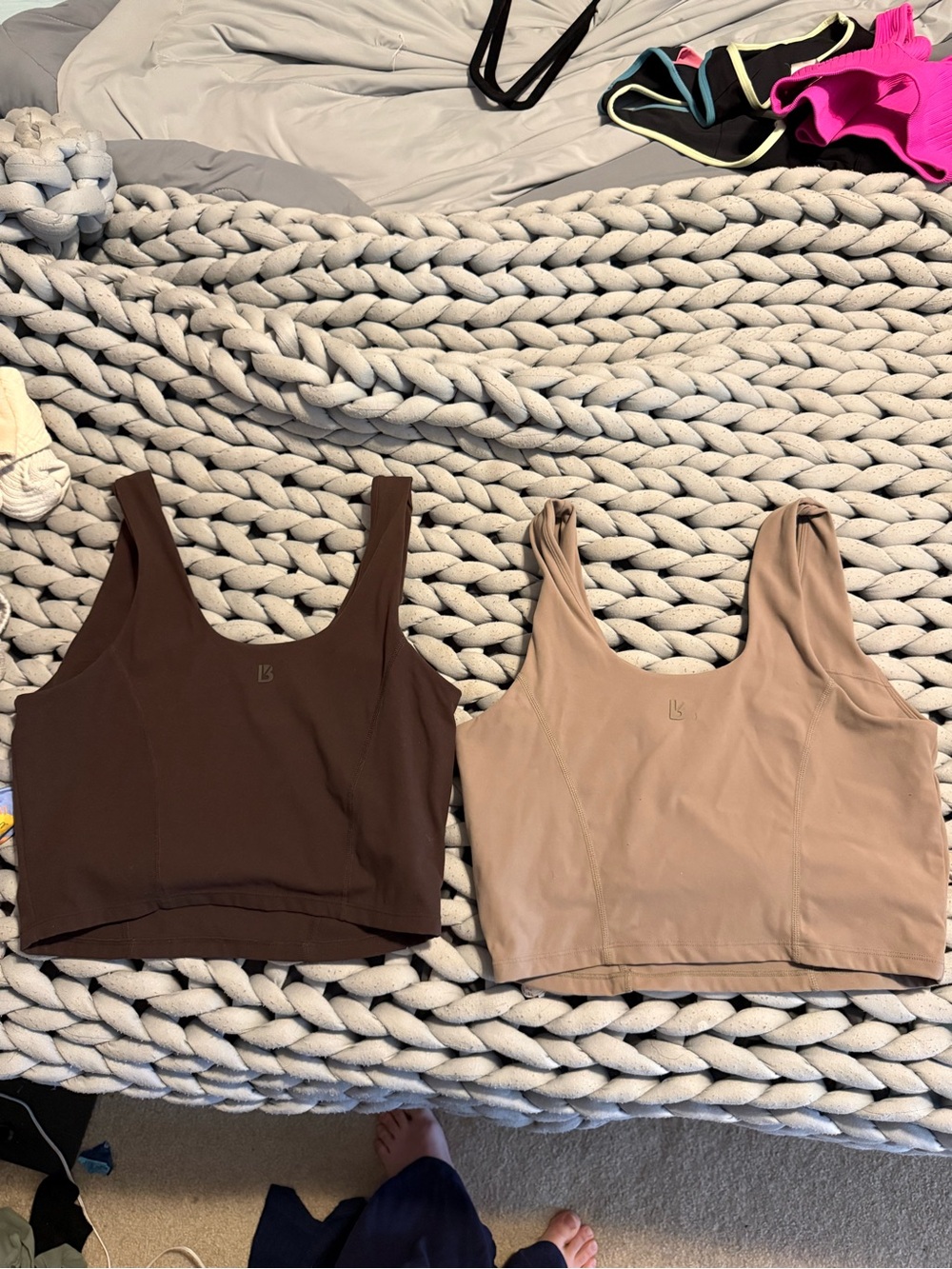 Buffbunny Crystal Crop V2 - Cold Brew & Chai Latte - Picture 2 of 6